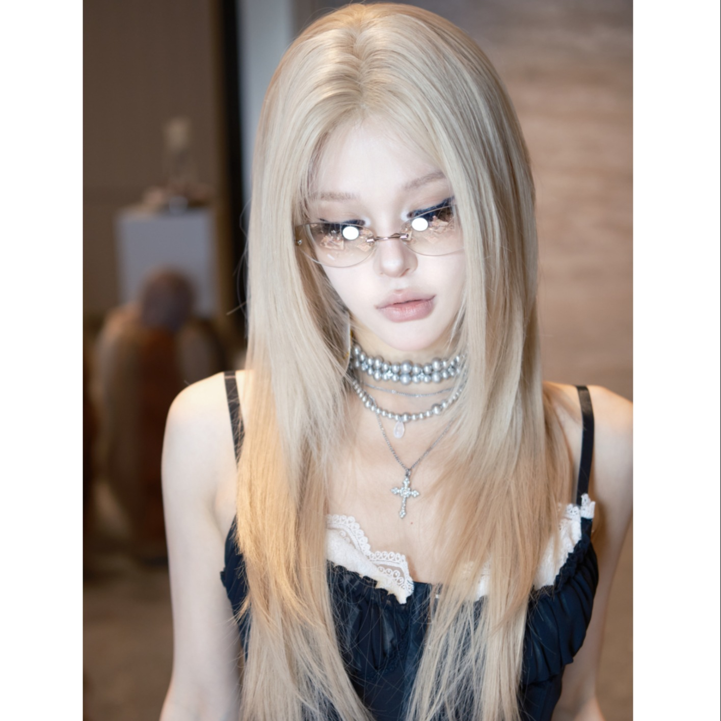 Natural Lolita wig with double ponytails, straight bangs, new fashionable Roman curls, long hair tied up, wig with less hair.