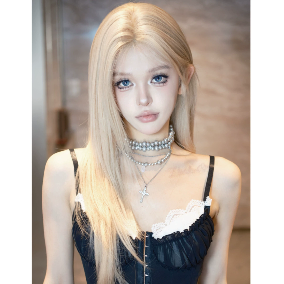 Natural Lolita wig with double ponytails, straight bangs, new fashionable Roman curls, long hair tied up, wig with less hair.
